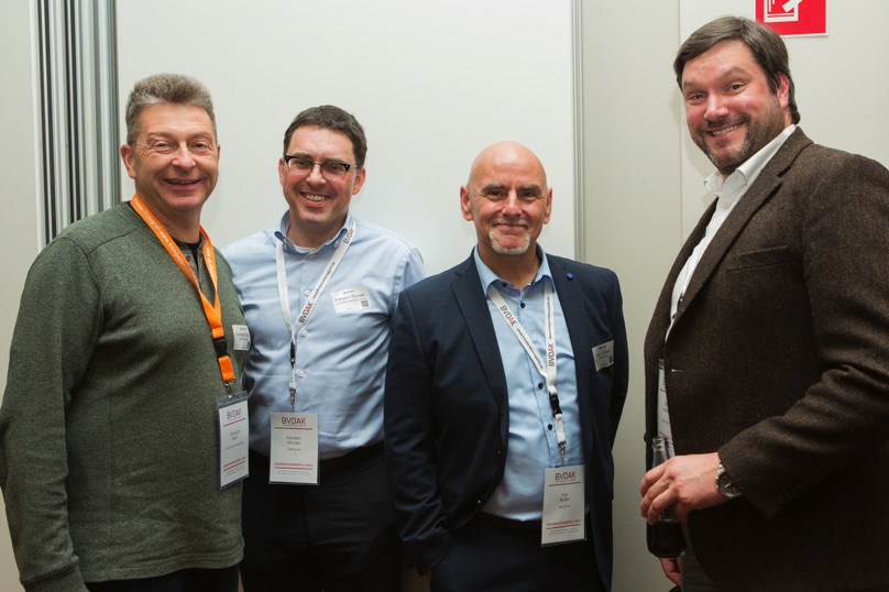 /images/slider-imgs-xs/091_Foto Loeffler_Weconact.jpg